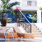 6 Marsi Hotel