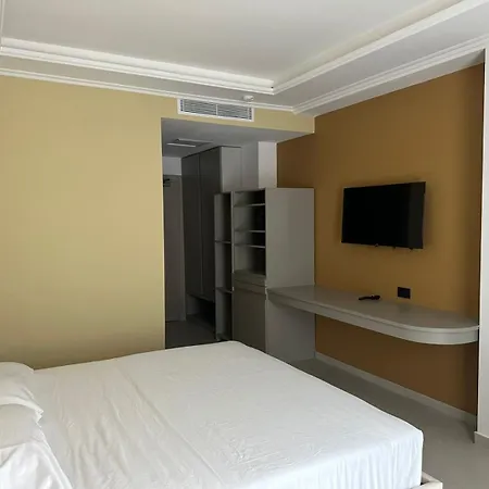 Otel 6 Marsi