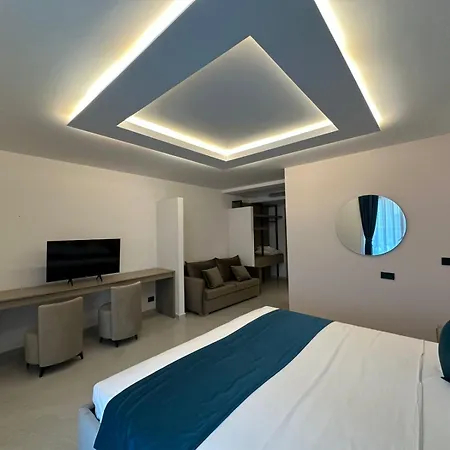 6 Marsi 4* Golem (Tirana)