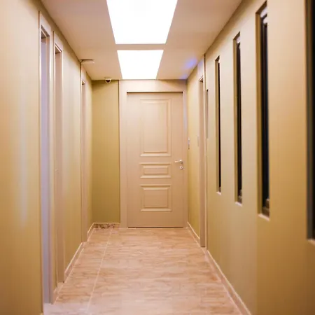 Szálloda 6 Marsi Golem