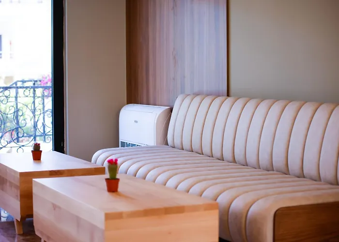 6 Marsi 酒店 格勒姆