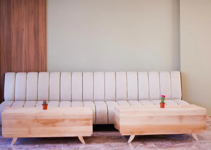 6 Marsi Hotel Golem (Tirana)