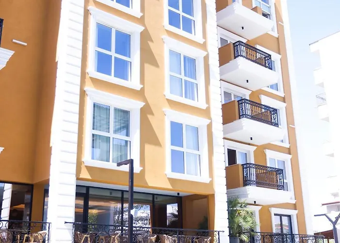 6 Marsi 酒店 格勒姆