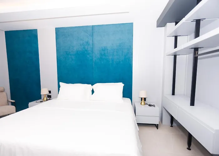 6 Marsi 4* Golem (Tirana)