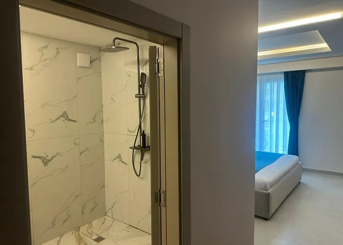 6 Marsi 酒店 格勒姆